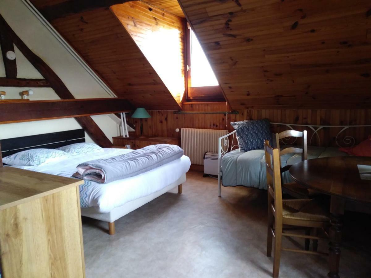 Les Hautes Mougonnières Neuil Esterno foto