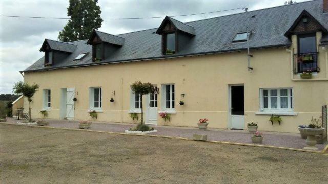 Les Hautes Mougonnières Neuil Esterno foto
